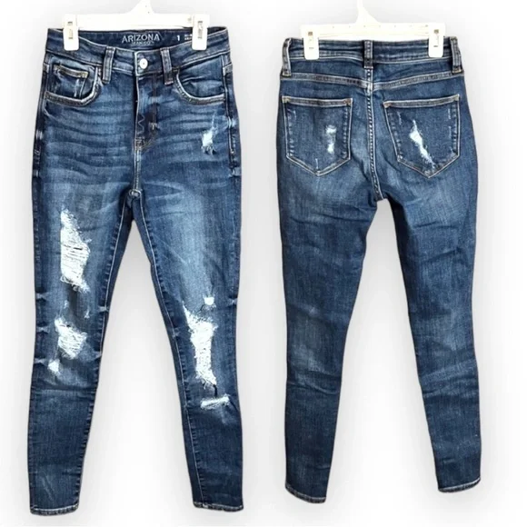 Arizona Junior’s distressed jeggings. New without tags, size 1 - Picture 1 of 4
